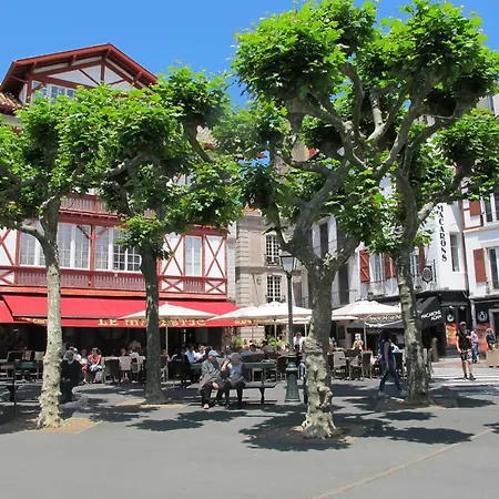 Hugo 59 Refait En Plein Centre Et 300 M De La * Saint-Jean-de-Luz